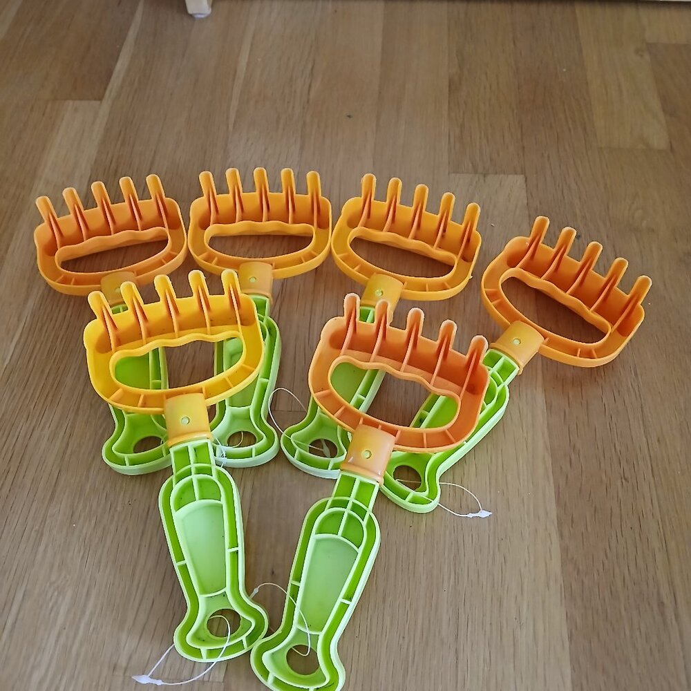 Sand tools : 6 rakes by Creatology used